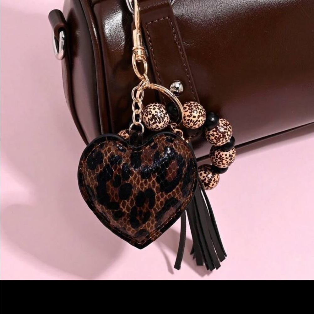 Leopard Print Heart Keychain with Black Tassel - Picture 2 of 2